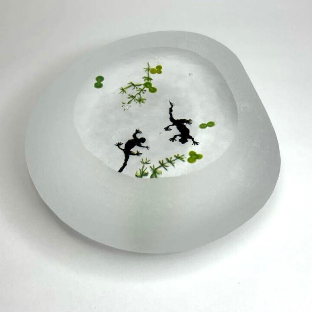 久保裕子さん作　ガラス　アカハライモリ　水草　ペーパーウェイト　文鎮　オブジェ