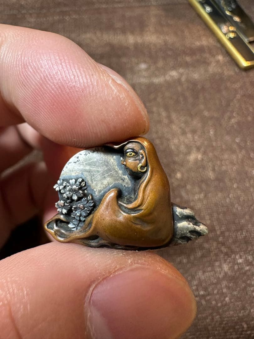 達磨　桜　煙草入れ金具　銀と銅製　すごく細かい　明治時代　骨董古美術