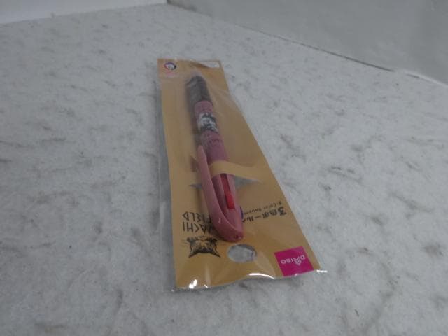 新品　３色ボールペン　うでぐみ　ピンク　赤　青　黒　わちふぃーるど　ダヤン　猫
