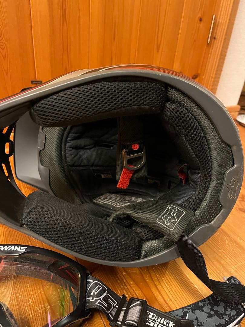 FOX V3 パイロット　オフロード　ヘルメット