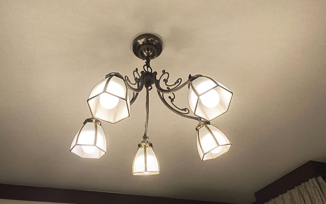 アンティーク調 シャンデリア 天井照明　5灯式