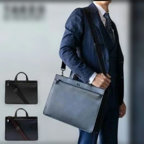 最終価格‼️ほぼ新品！タケオキクチ2wayビジネスバッグブラックA4収納 自立