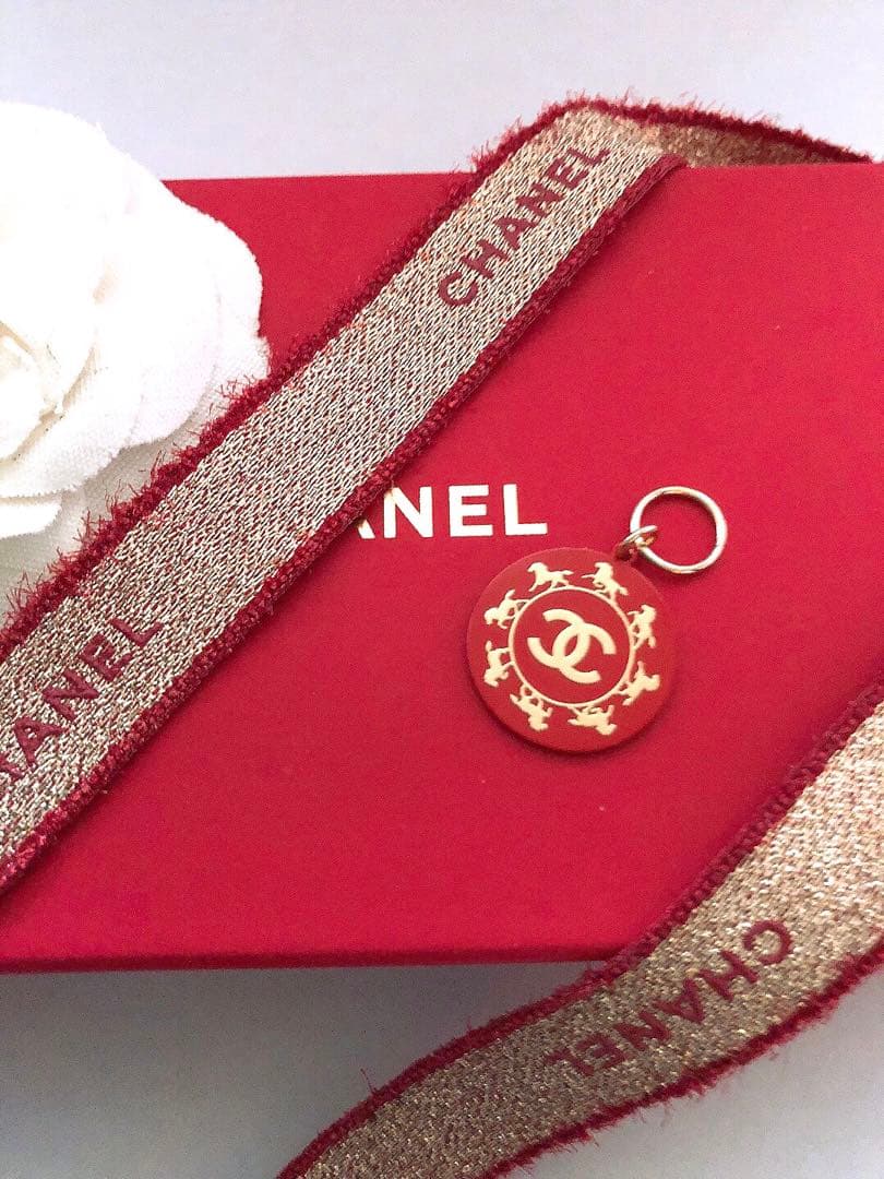 CHANEL ストラップ＆チャーム New year限定　ノベルティ　2個セット