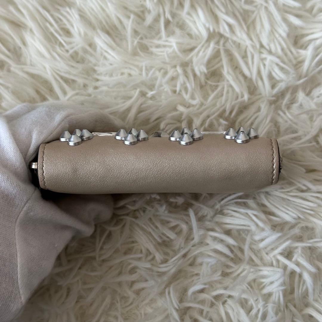 ✨️美品✨️ クリスチャンルブタン スタッズ ケース レザー ベージュ ミニ