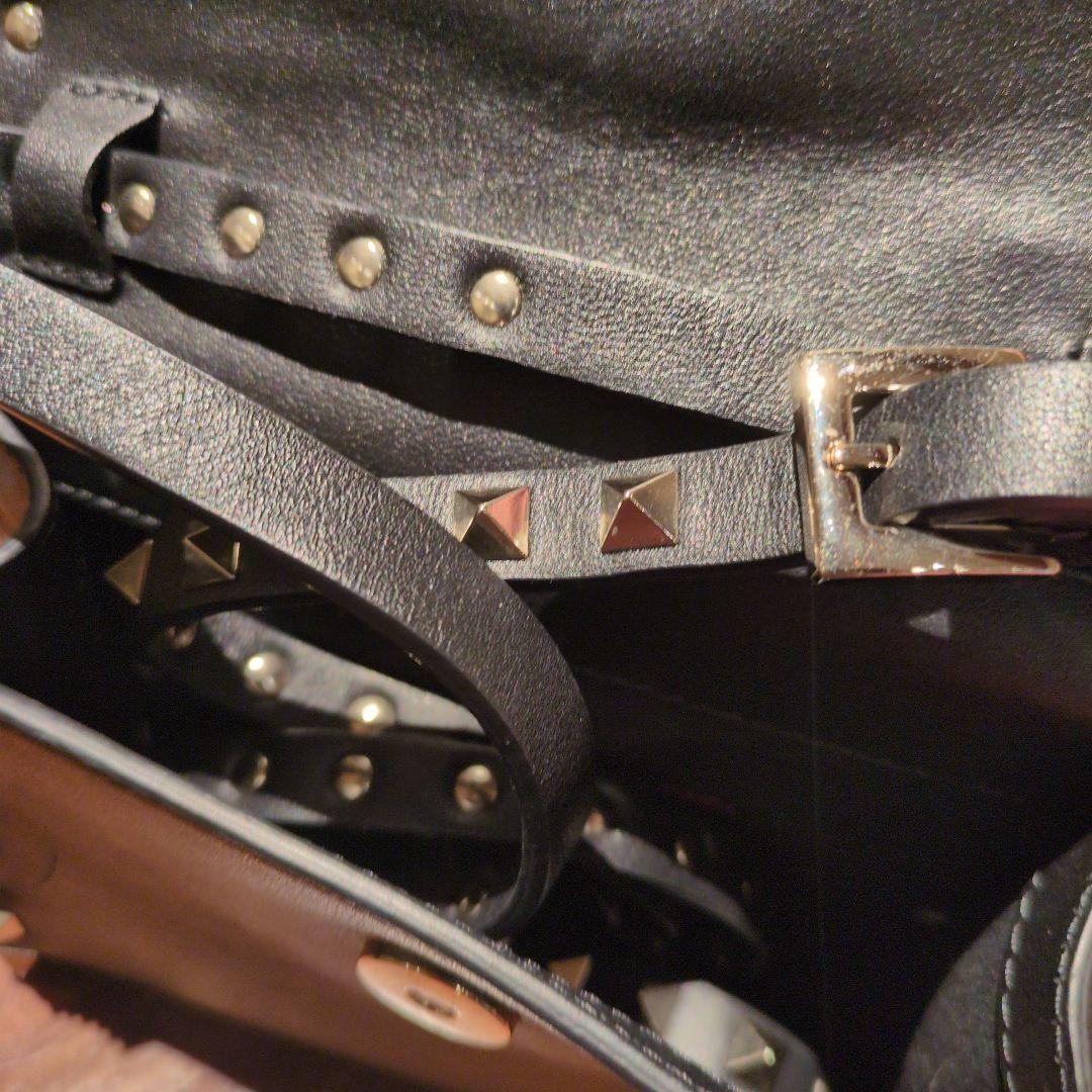 VALENTINO　 スタッズ付きショルダーバッグ