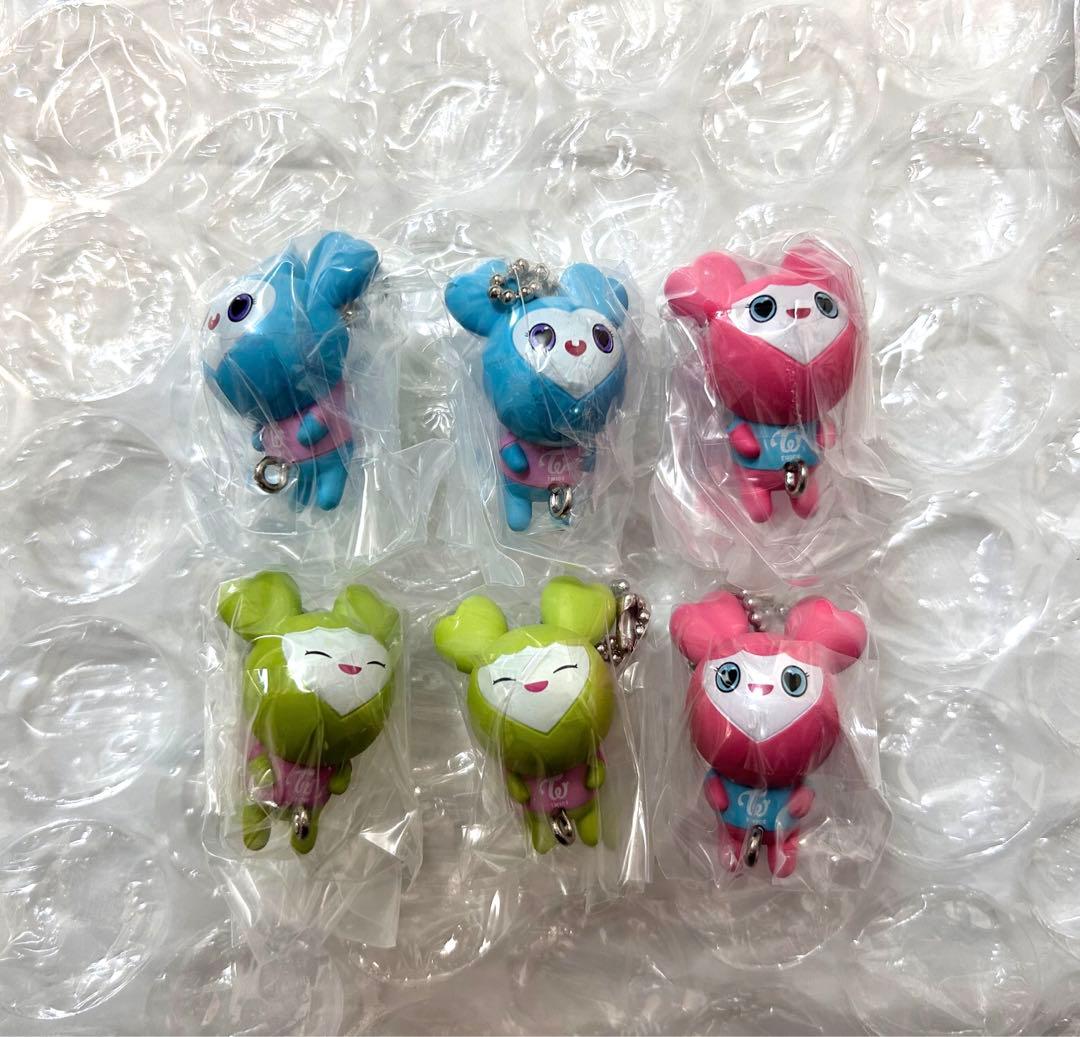 TWICE ガチャ コンプ セット まとめ グッズ バンダイ