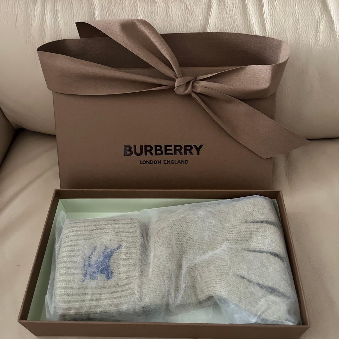 【新品未使用】カシミヤ手袋　S/M ショッパー　箱タグ付き