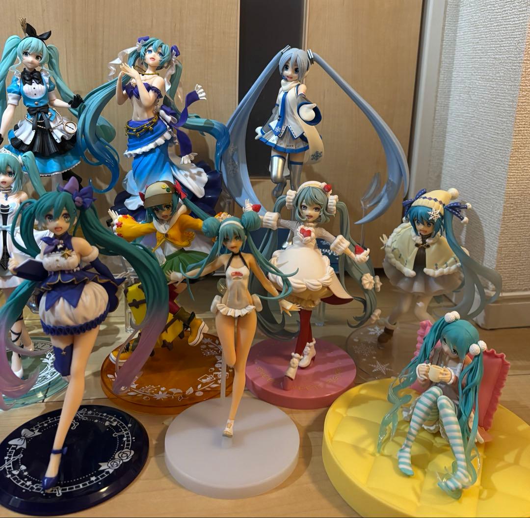 初音ミク　フィギュア　まとめ売り　16体セット
