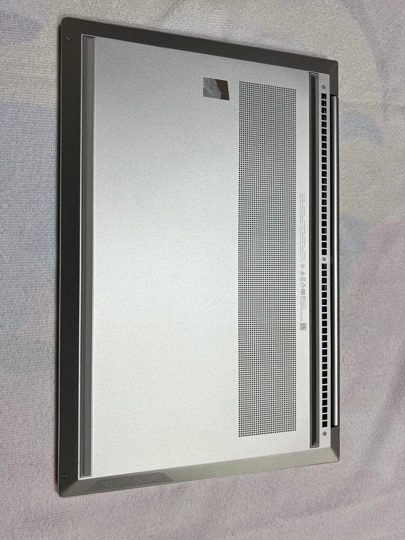 HP ENVY Laptop 15-ep1 ノートPC