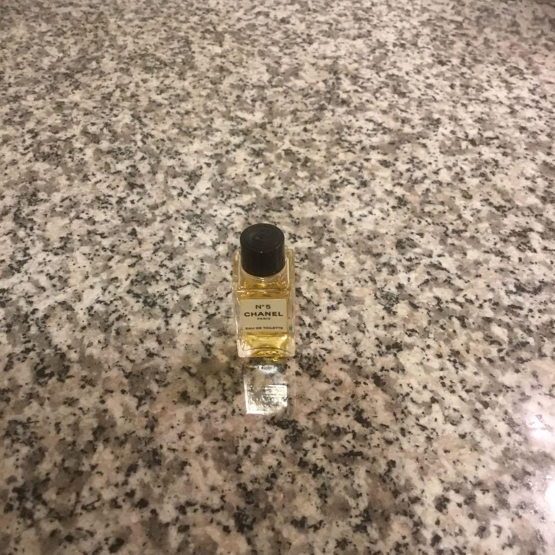 シャネルスノードーム　シャネル　スノードーム