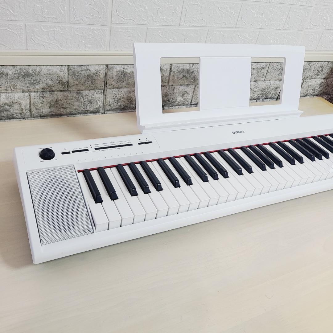 ヤマハ piaggero NP-12WH 61鍵 (譜面台 ペダル ケース付)