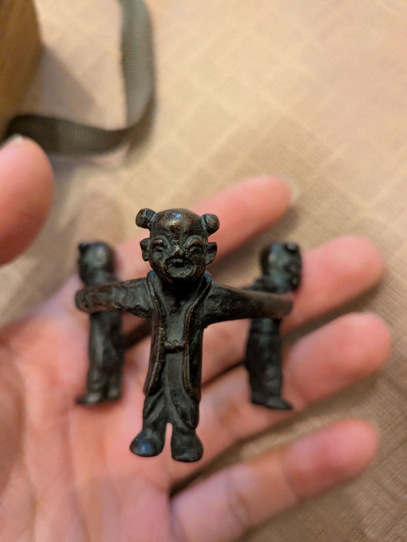 金属製人形デザイン工芸品 木箱付き