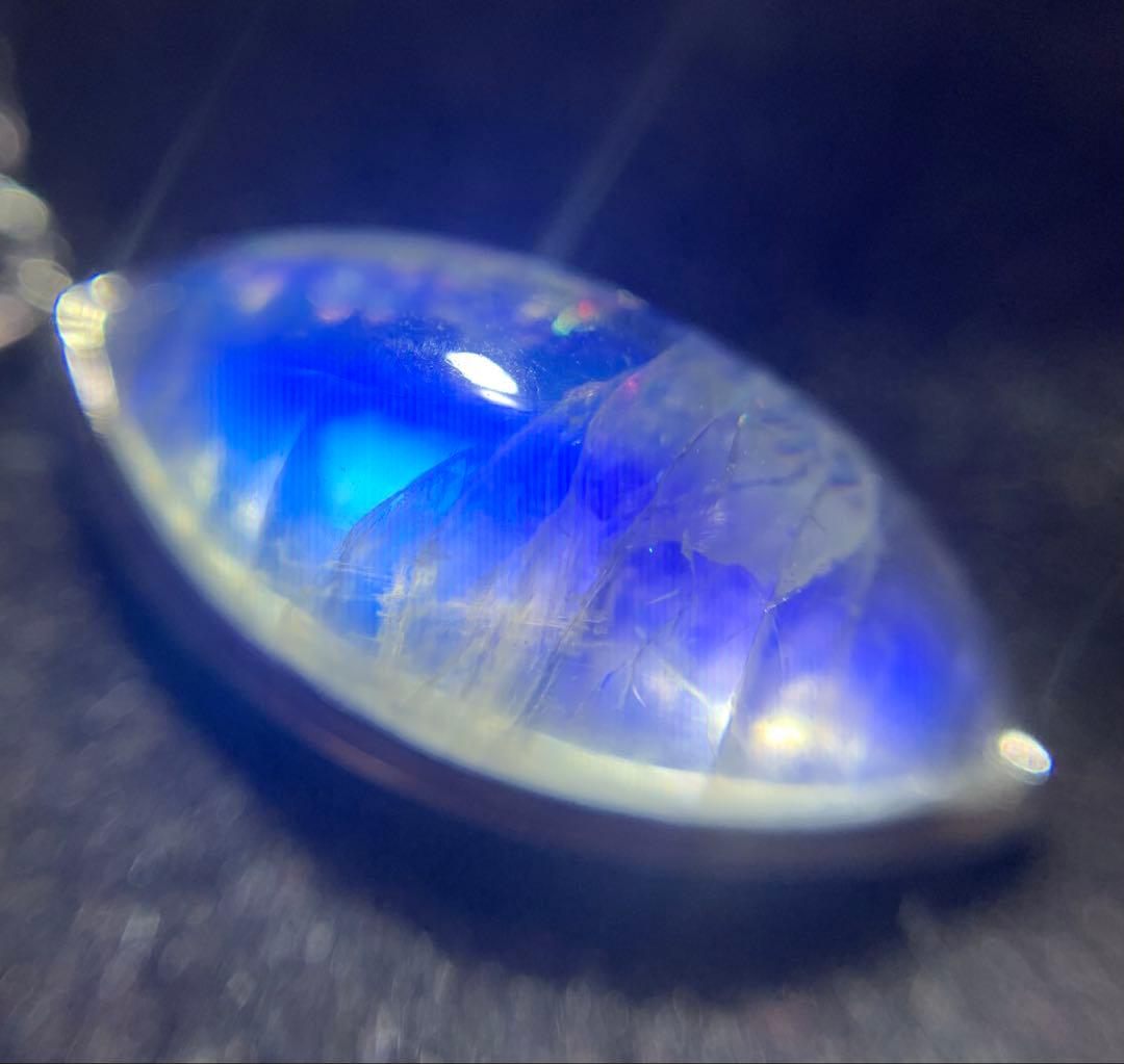 ⭐️eye様⭐️ 《ハイグレード》ホワイトラブラドライト　ペンダントトップ