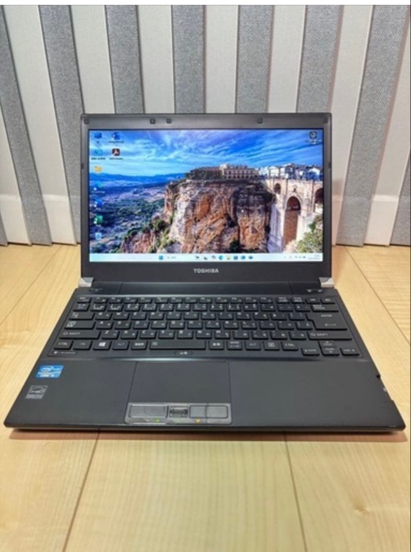 Dynabook ノートPC 13インチ メモリ8GB SSD 256GB