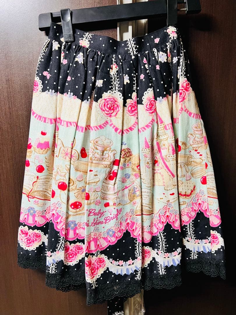 【新品】【12月末までセール】 BABY スカート