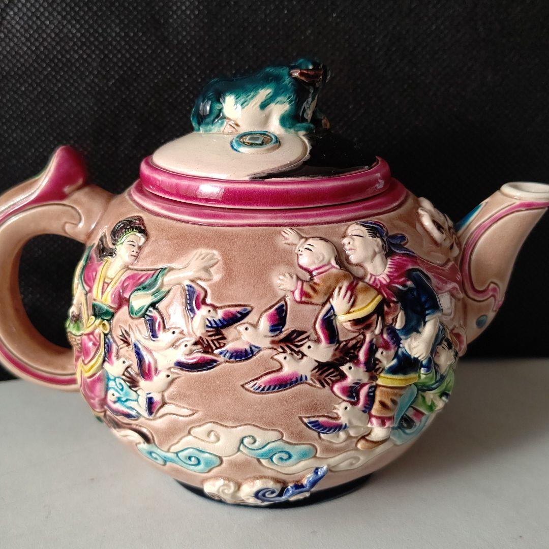 台湾の焼物　交趾焼　の急須　茶器　丑　牛