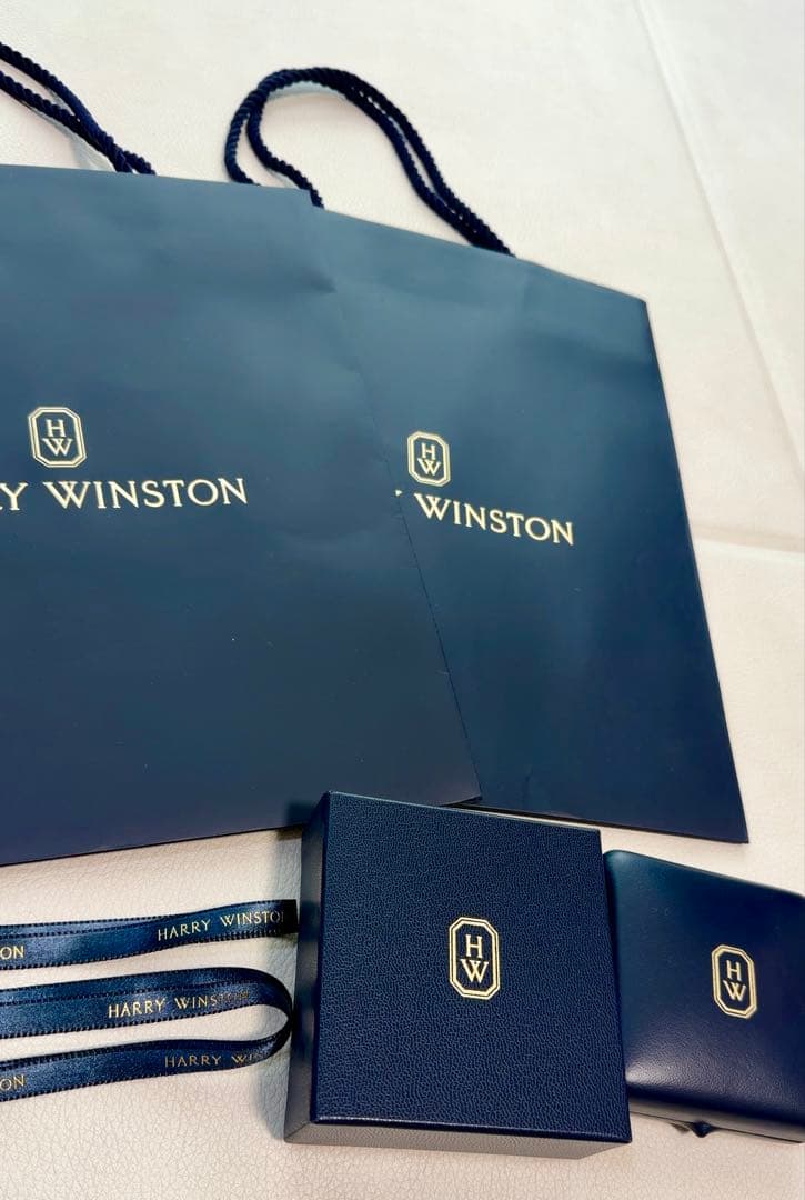 【HARRY WINSTON】ショッ袋、ピアスケース、外箱、リボン　計５点