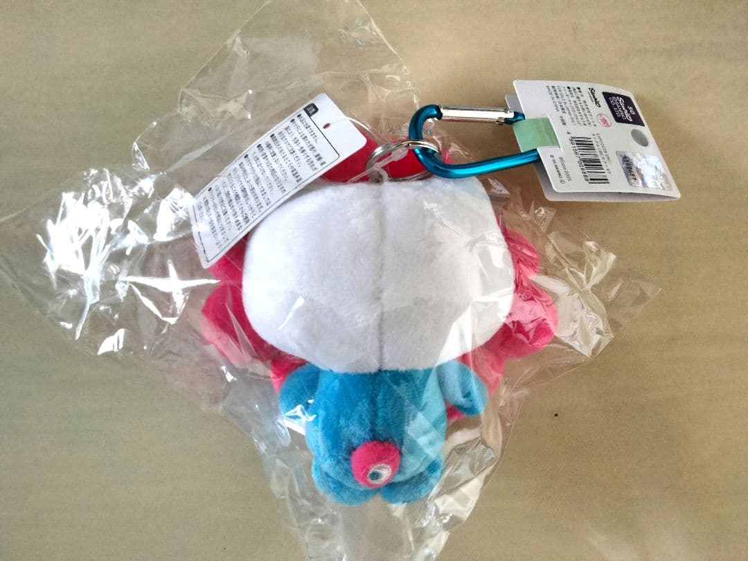 ミャクミャクなりきりぬいぐるみ　ハローキティ　カラビナ付き　万博会場限定