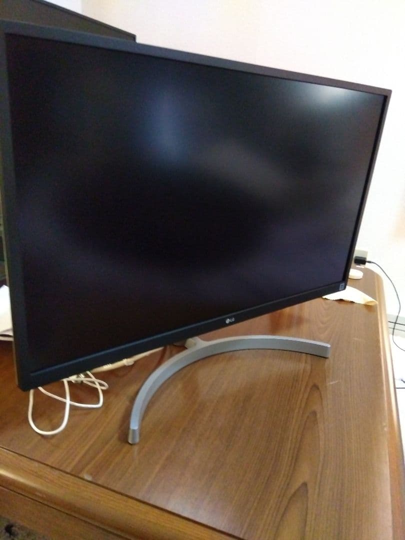 値下げ【未使用に近い美品】LG 4K 27UL500-W　２７インチモニター