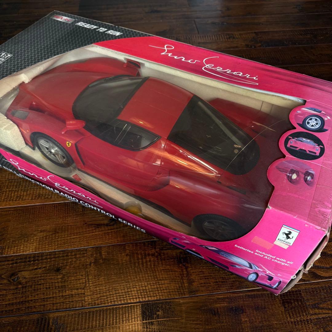 Ferrari ミニカー 赤 1/7 ラジコン　フェラーリ