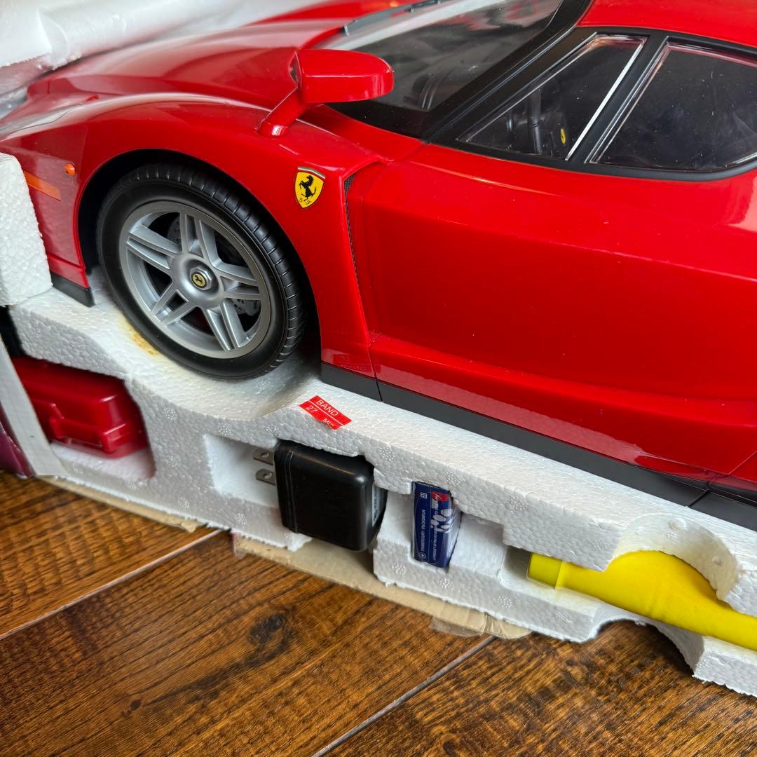 Ferrari ミニカー 赤 1/7 ラジコン　フェラーリ