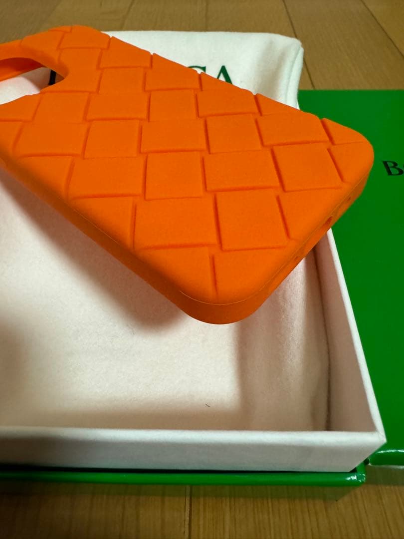 未使用 BOTTGA VENETA iPhone13Proケース