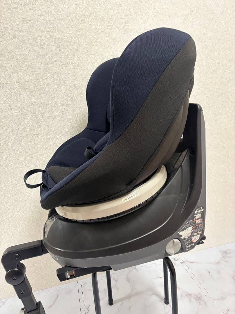 美品　ネセルターンリミテッドISOFIX 回転式　チャイルドシート　紺色