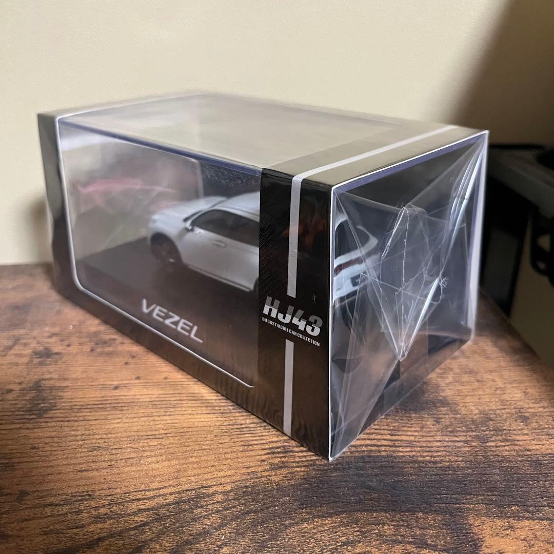 ホビージャパン 1/43 VEZEL プレミアムサンライトホワイトパールヴェゼル