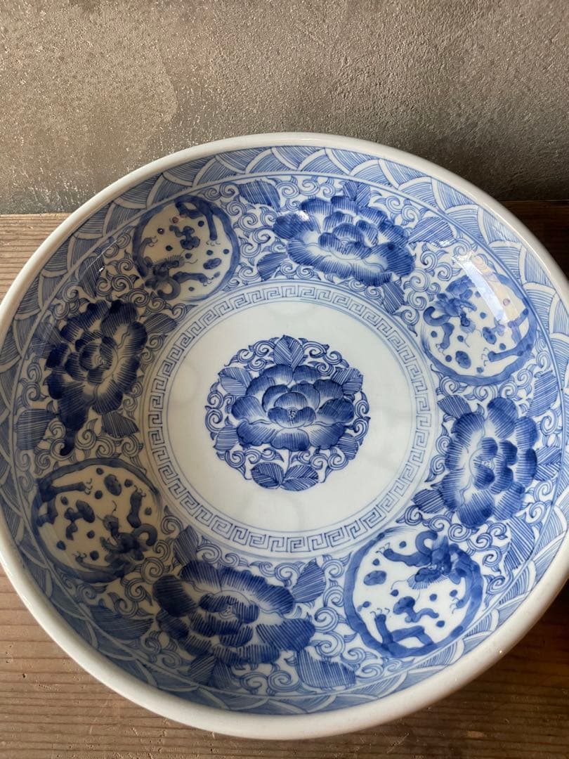 線描花唐草龍紋染付骨董大皿　【m201 　レトロ　アンティーク　鉢　大皿】