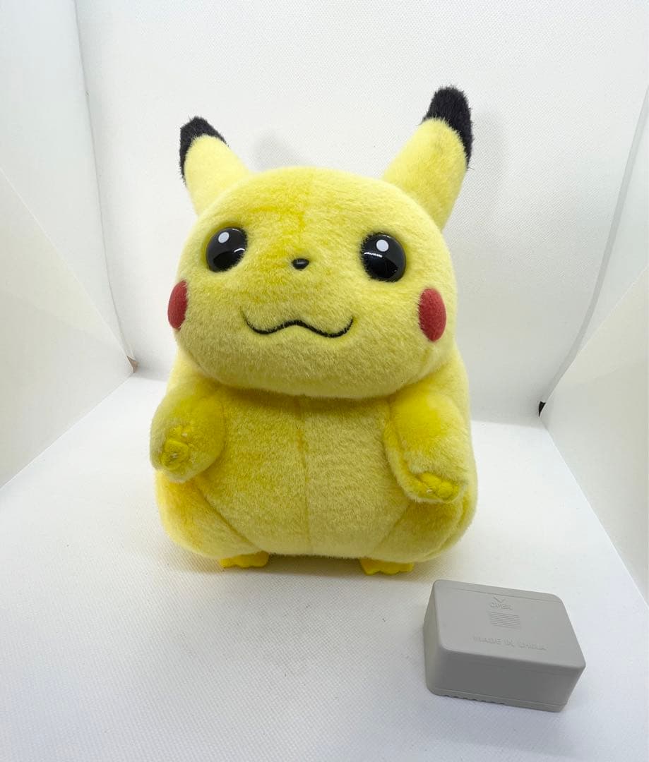 初代 ピカチュウ ぬいぐるみ　おしゃべり機能付き！　TOMY