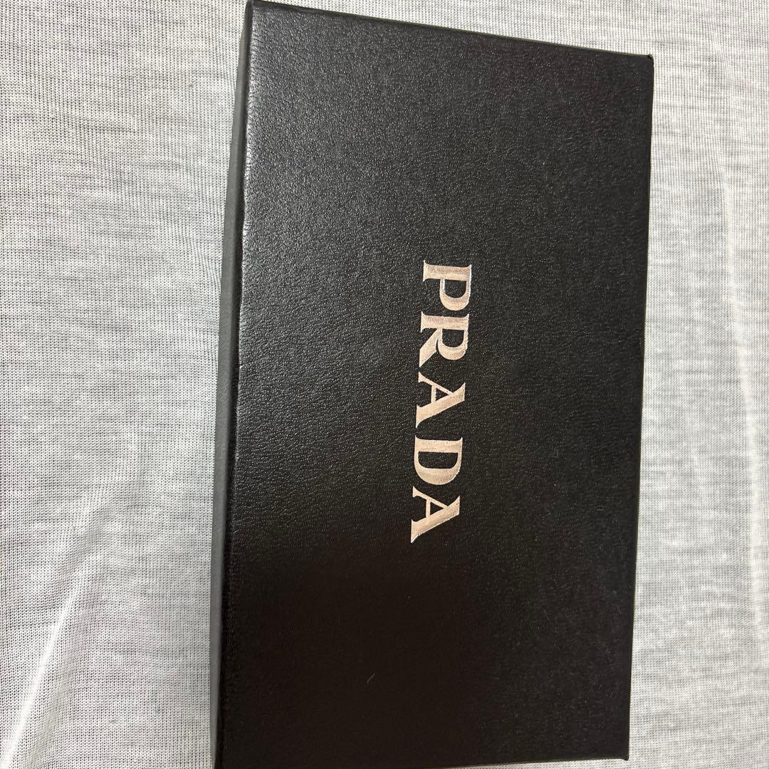PRADA iPhone16スマホケース　最終値下げ