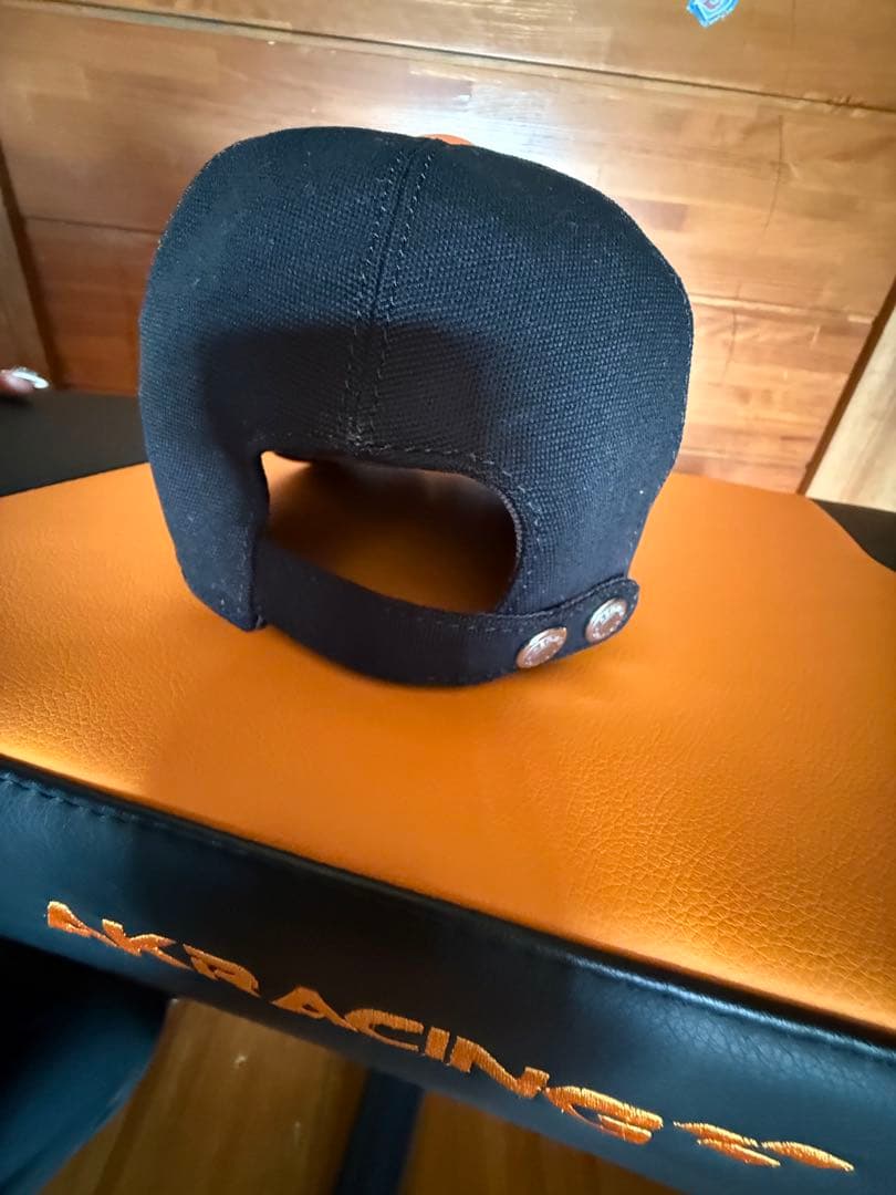 HERMES Hロゴ ベースボールキャップ 黒/オレンジ