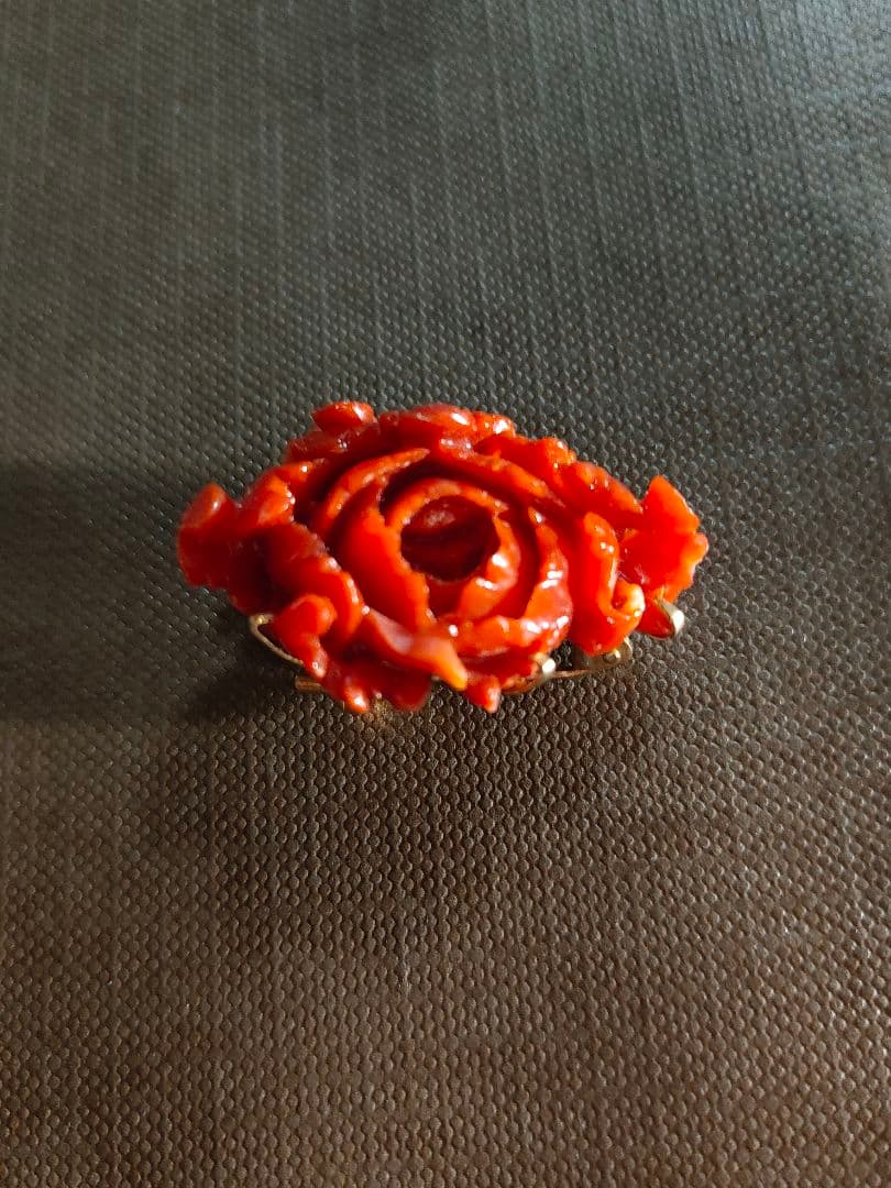 血珊瑚 バラのブローチ18k
