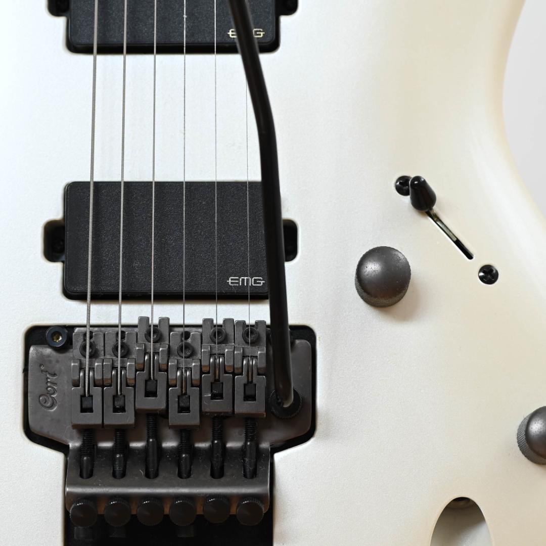 Cort VIVA Custom コルト 白 ホワイト エレキギター G007