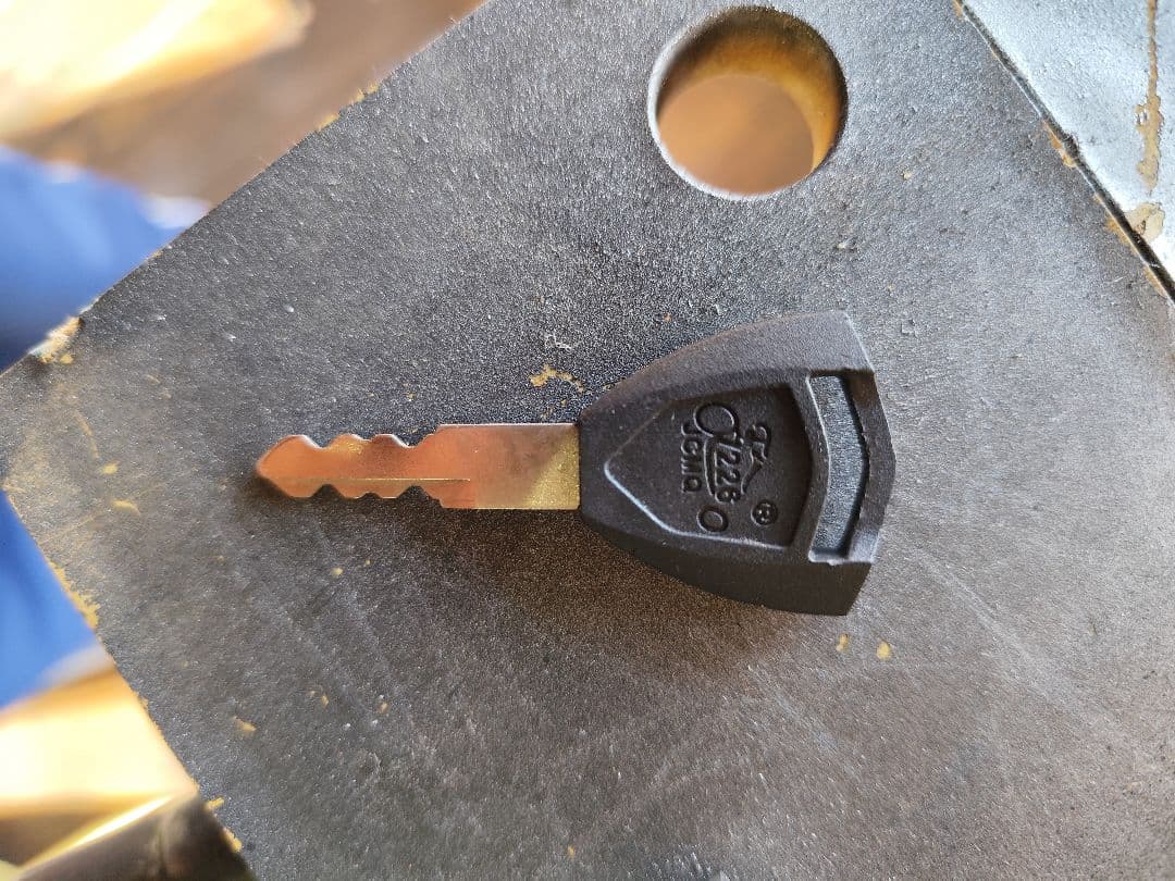 エイプ　ガソリンタンク シルバー