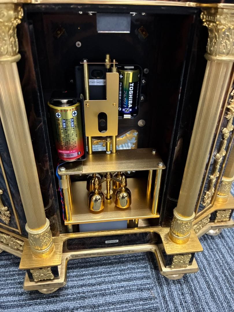 【動作確認済・送料込】SEIKO　置時計　宮殿　回転振子　クォーツ　QW427M