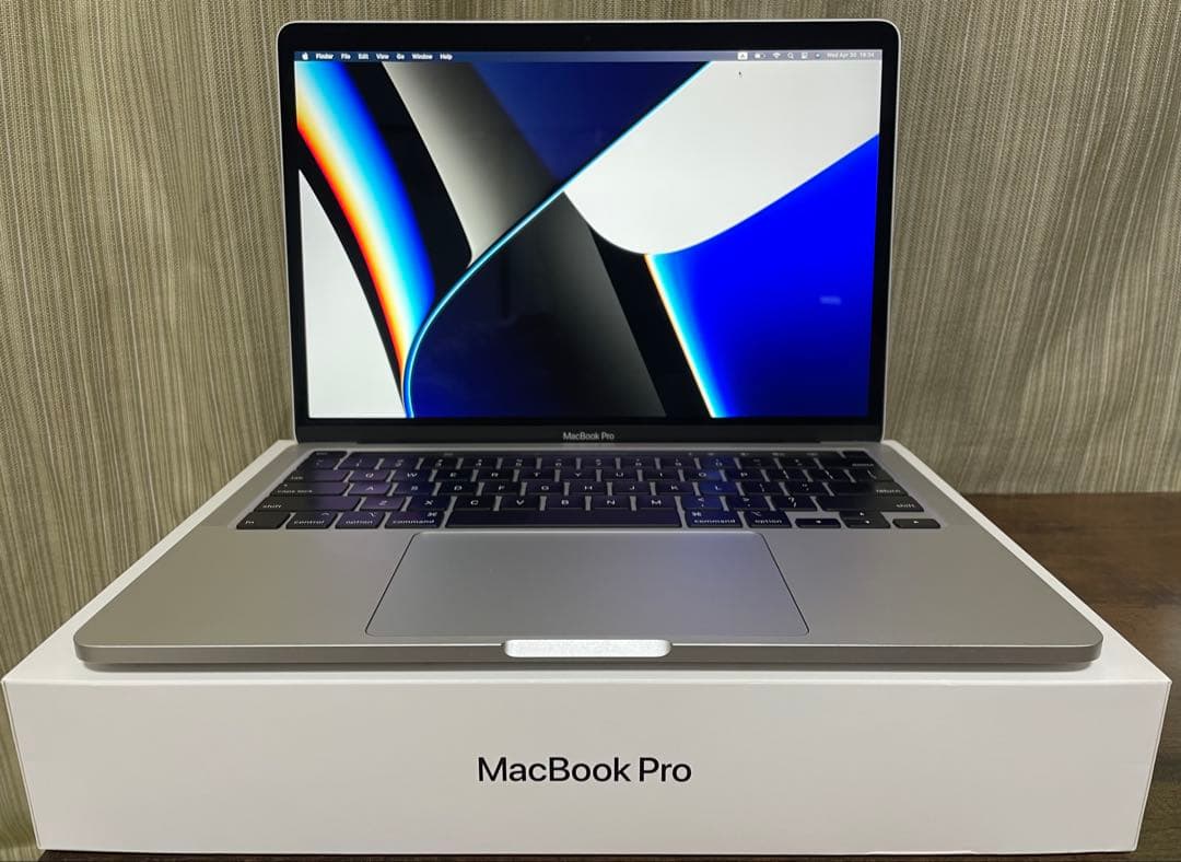 美品 MacBook Pro 2020 13インチ TouchBar 付き