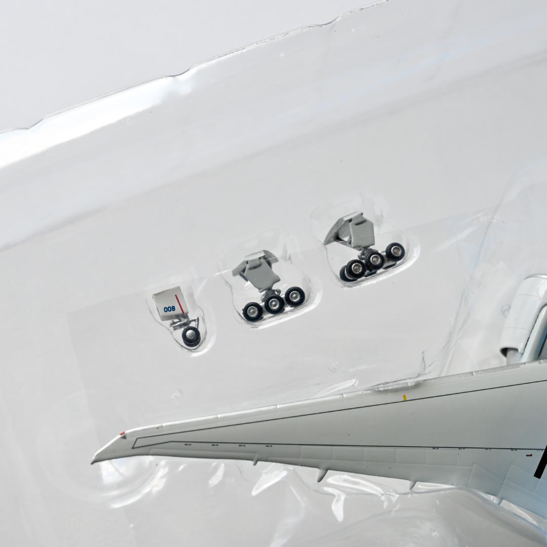 ★猫好きマー君様★大韓航空 B777-300ER 新塗装 ギア着脱可 1/400