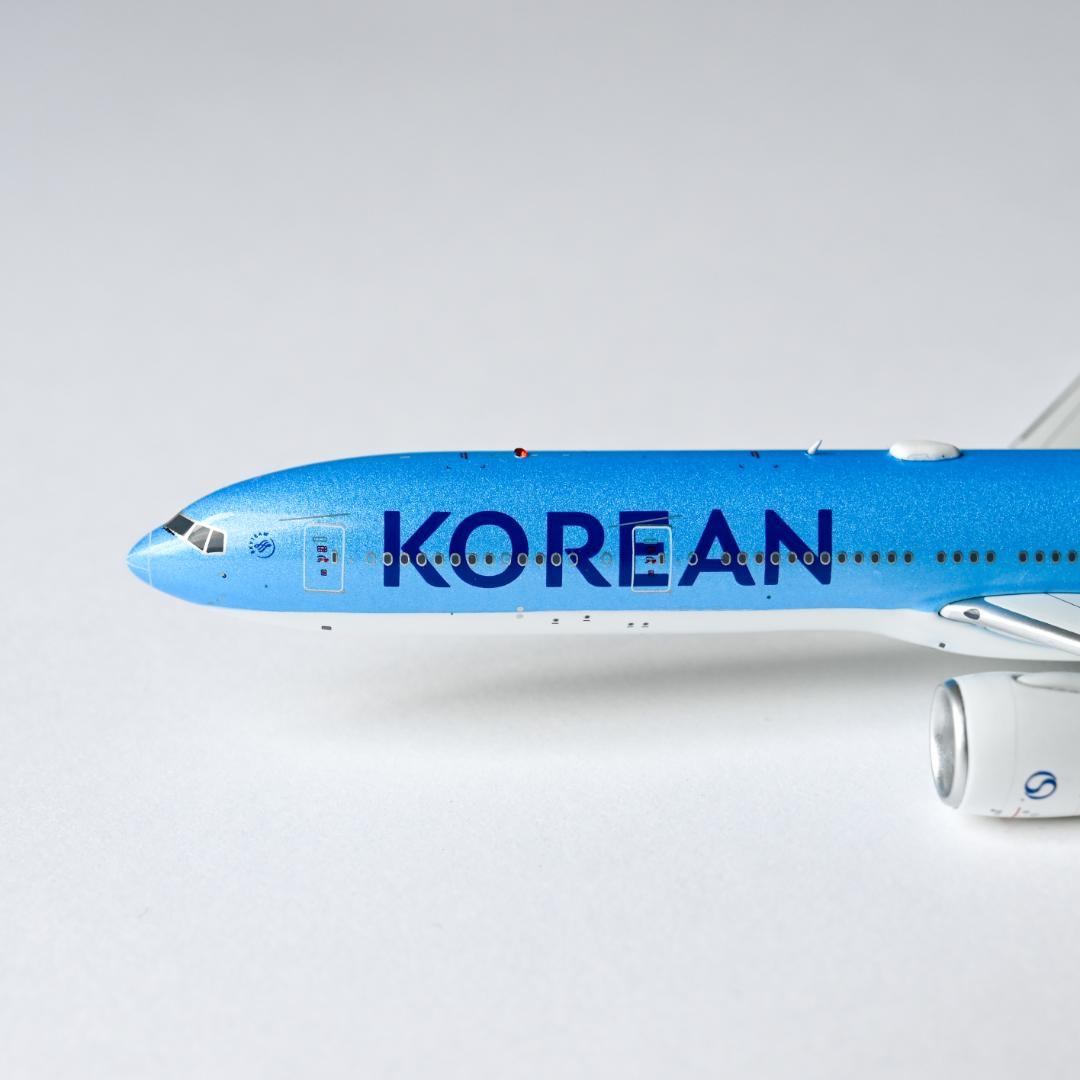 ★猫好きマー君様★大韓航空 B777-300ER 新塗装 ギア着脱可 1/400