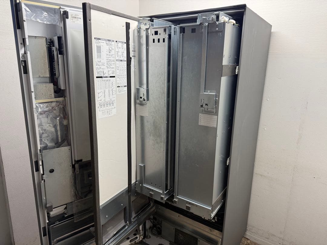 富士電機　小型汎用自動販売機　１０セレ　２０２１年製　新硬貨対応　飲料　食品