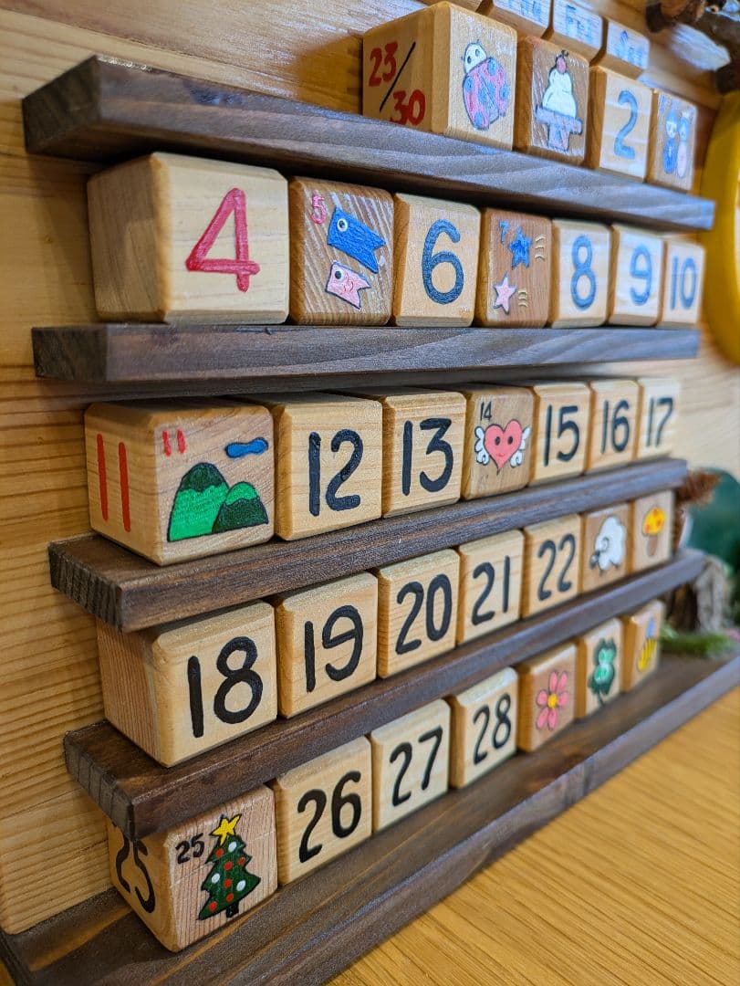 【希少品】ジブリ となりのトトロ 万年カレンダー付き 置時計 掛け時計 木製