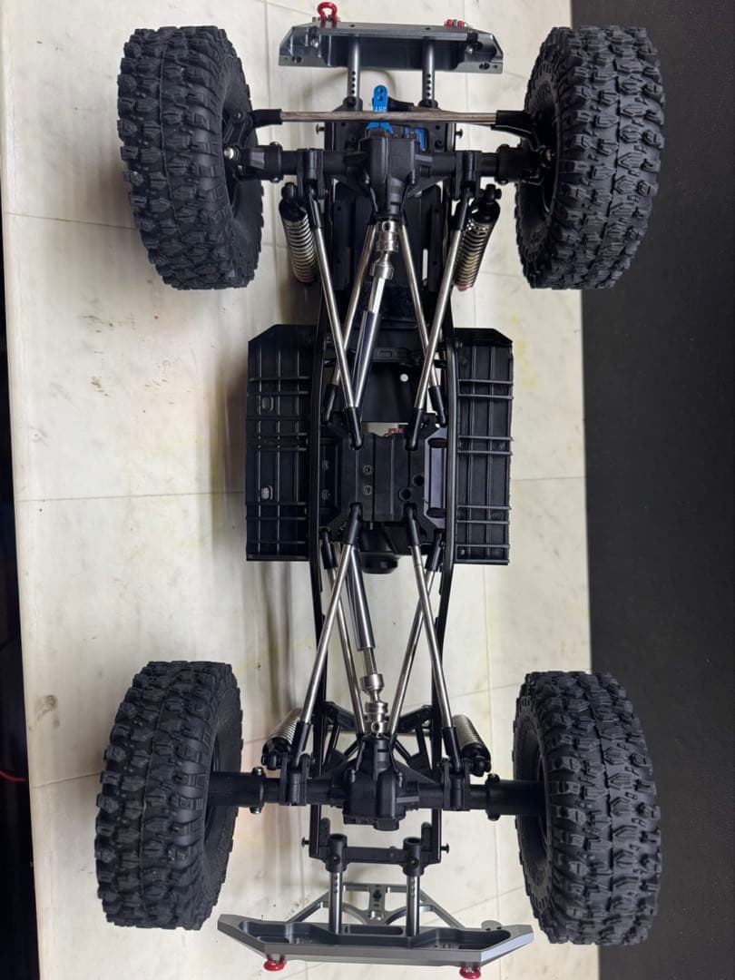 ※1日限定値下げ※axial scx10 IIクローンシャーシ　ボディセット