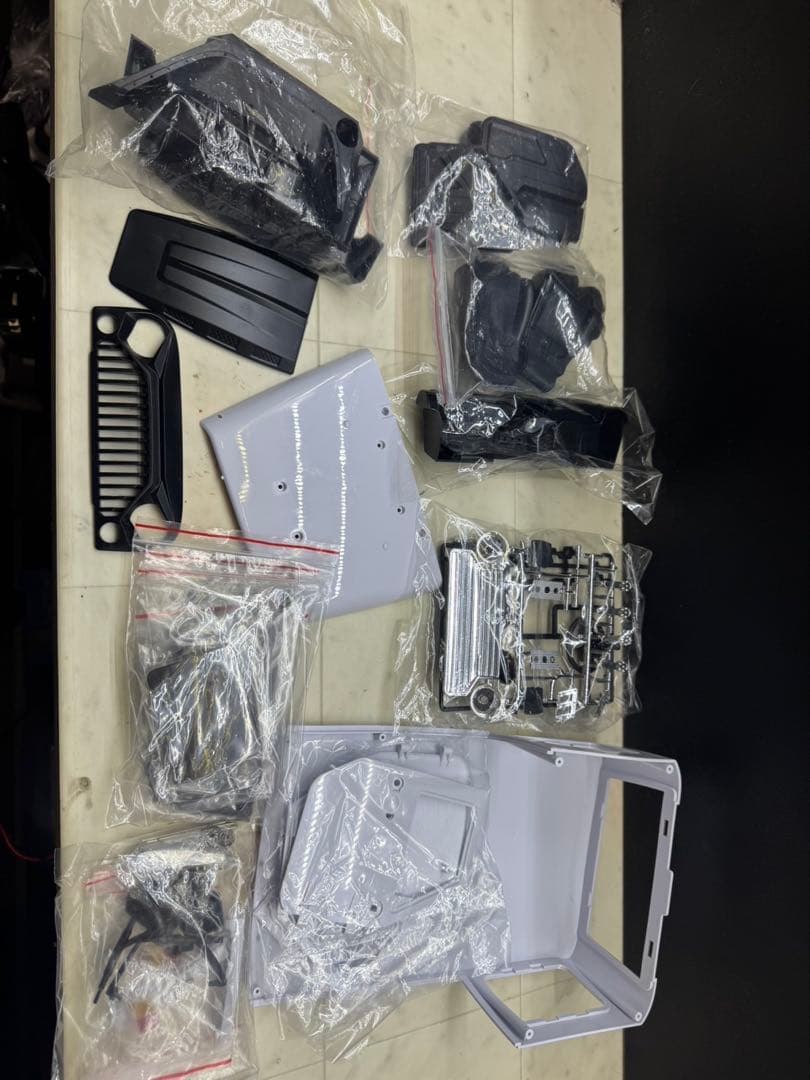 ※1日限定値下げ※axial scx10 IIクローンシャーシ　ボディセット