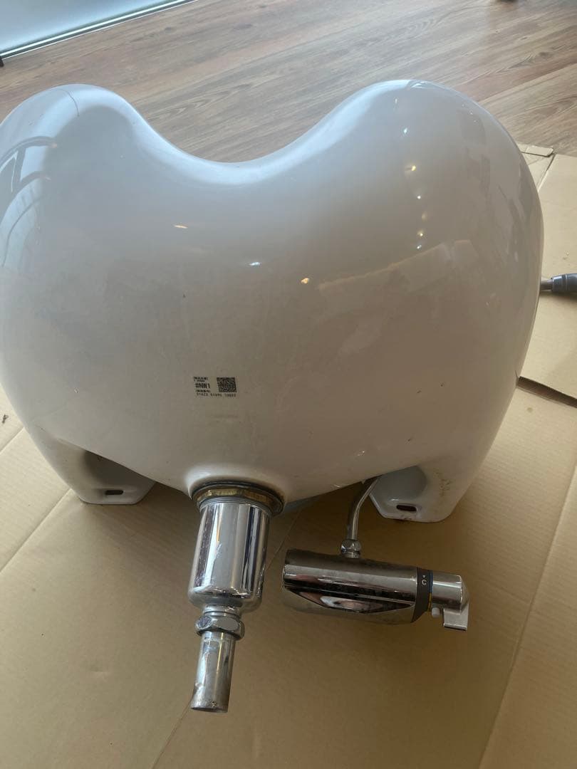 シャンプーボウル 引き取り限定　西宮　美容院　洗髪台　シャンプー台