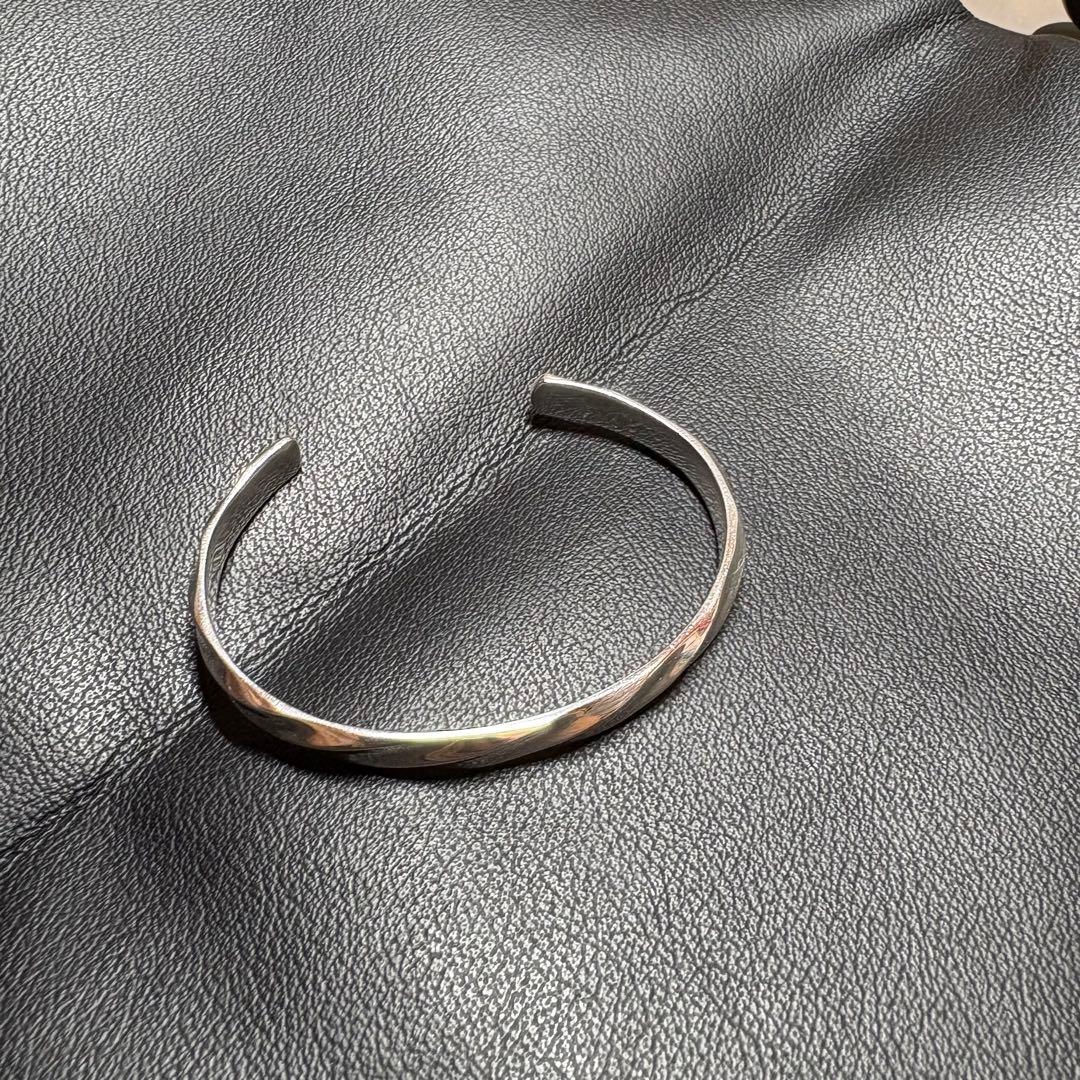 定価2万越え！925シルバー ライオンハート　ツイストデザイン バングル