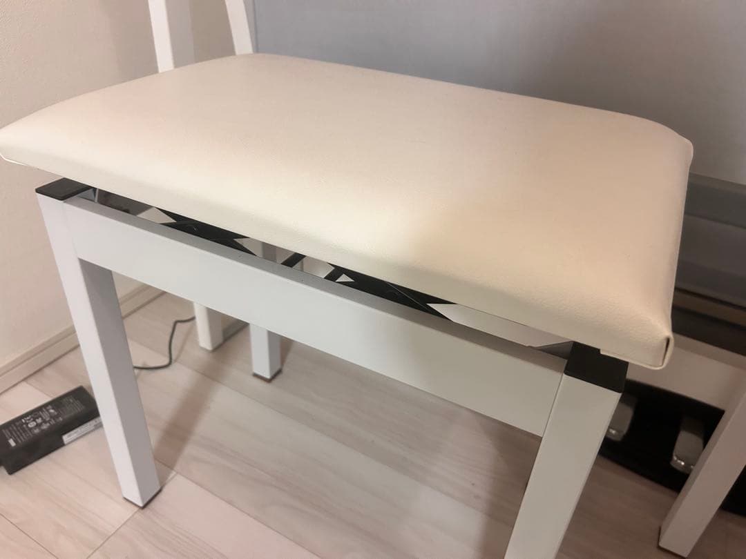 KORG G1 Air ホワイト デジタルピアノ 椅子２つ付き　[引き取り限定]