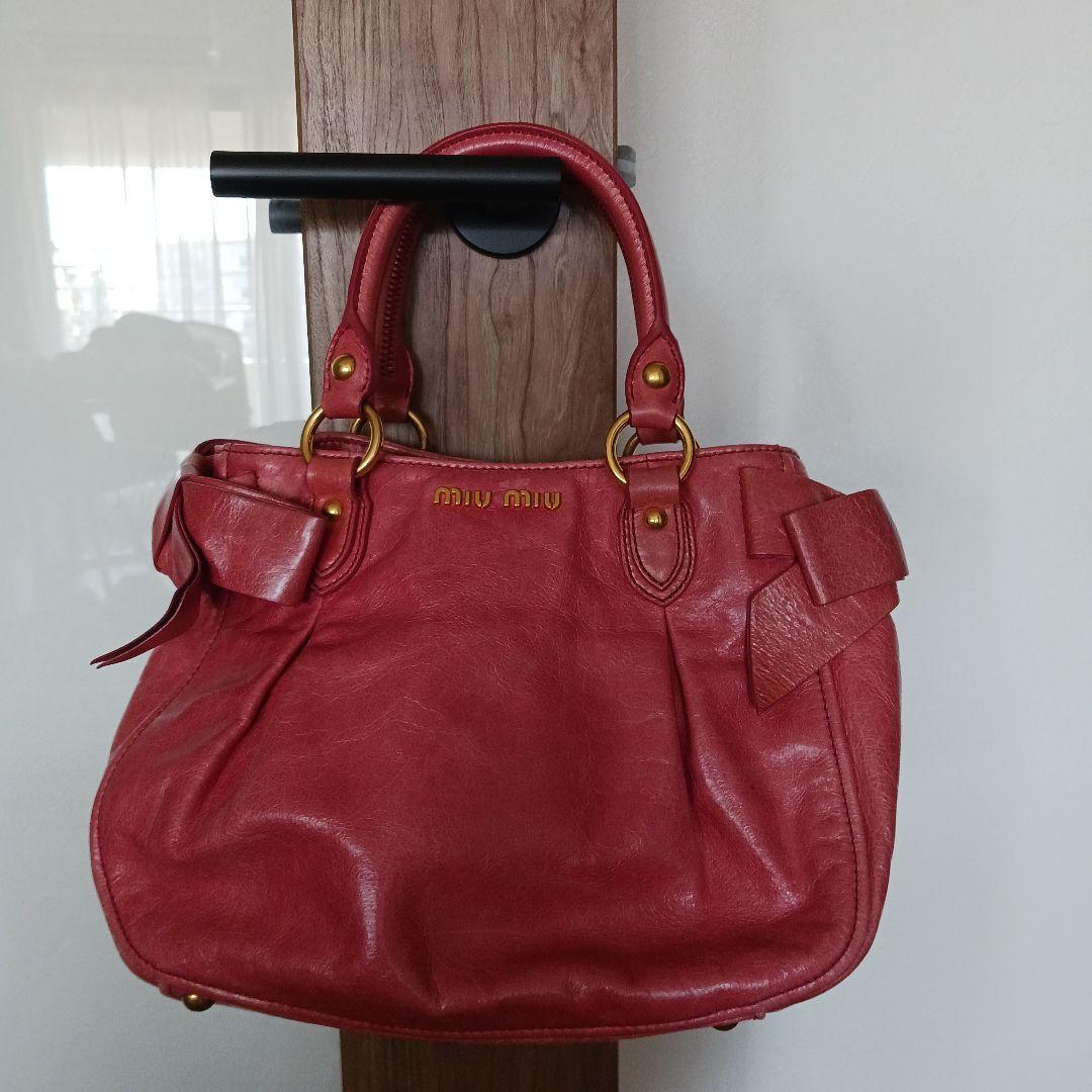 MIU MIU レザー ショルダーバッグ ピンク