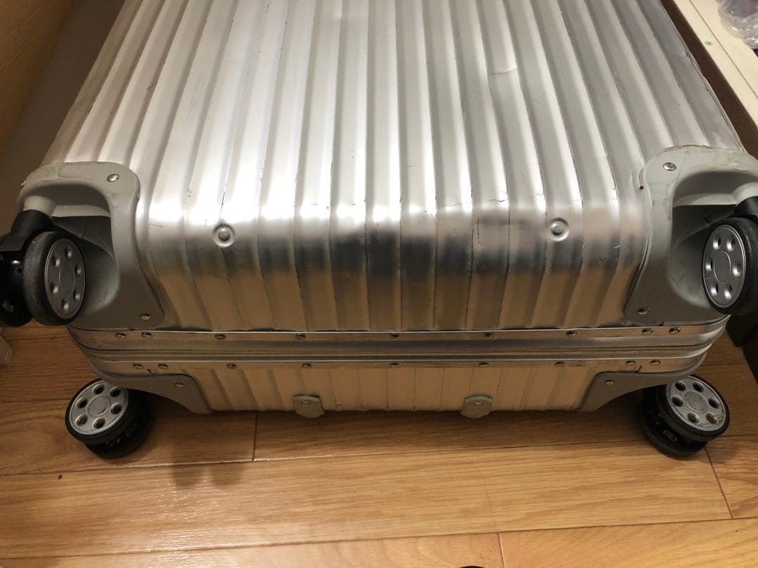 RIMOWA リモワ　4輪　スーツケース　93277 シルバー