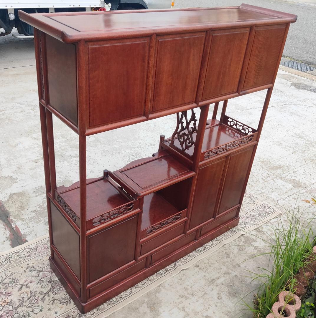 (送料設置込み)高級茶棚☆茶箪笥☆唐木飾り棚☆収納棚☆透かし彫り☆無垢