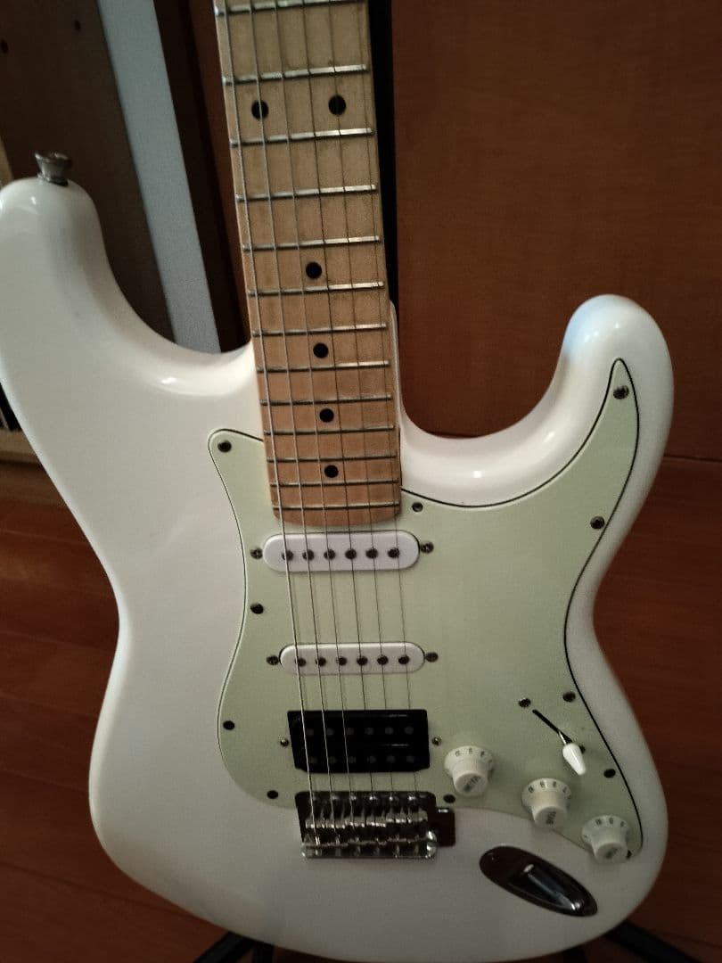 ストラトキャスター　コンポーネントギター　ブレンドピックアップ　沖縄発送不可